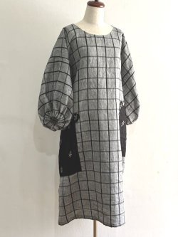画像1: アトリエ服・ベルギーリネン格子柄刺繍ポケット（M〜L）