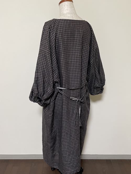 画像: アトリエ服・ベルギーリネンカカオチェック刺繍ポケット（S〜M）